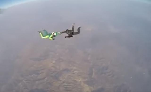 Skoèio sa visine od 7.500 m bez padobrana i ostao živ /VIDEO